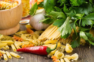 İtalyan makarna ve sebzeler