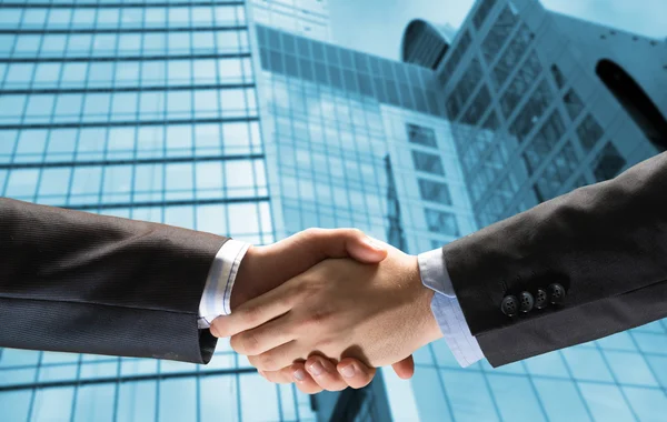 Handshake of two businessmen — Stock Photo, Image