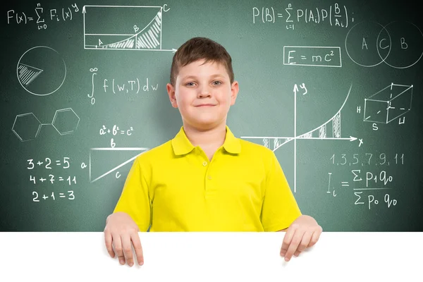 beyaz bayrak tutan çocuk