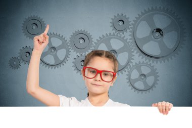 Beyaz bir bayrak tutan kız