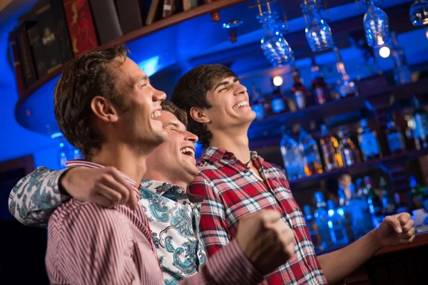 Fans in der Bar — Stockfoto