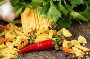 İtalyan makarna ve sebzeler