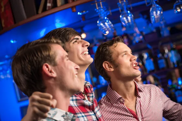 Porträt der Fans in der Bar — Stockfoto