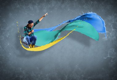 erkek dansçı sıçramalarına boya ile