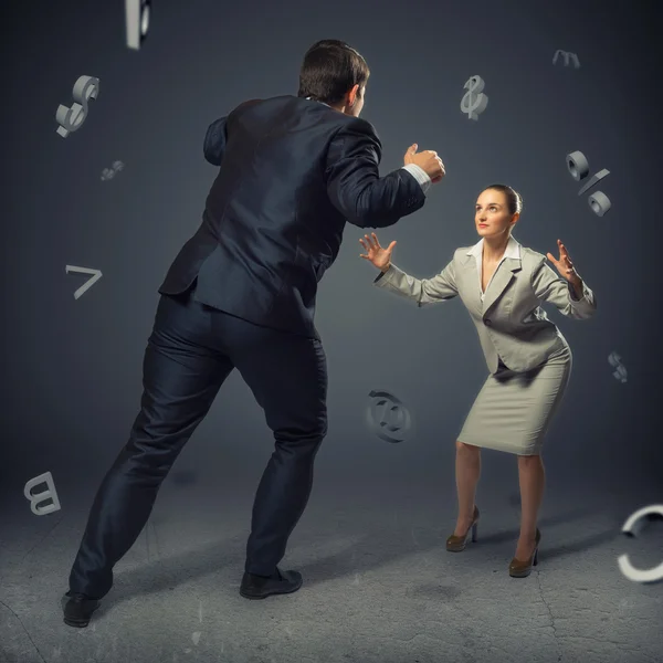 Zwei Geschäftsleute kämpfen als Selbstmörder — Stockfoto