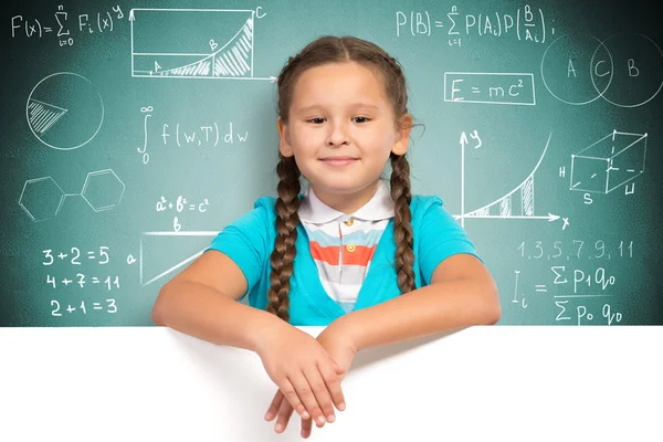 Beyaz bir bayrak tutan kız