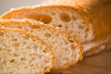 tahıllar ile dilimlenmiş ekmek