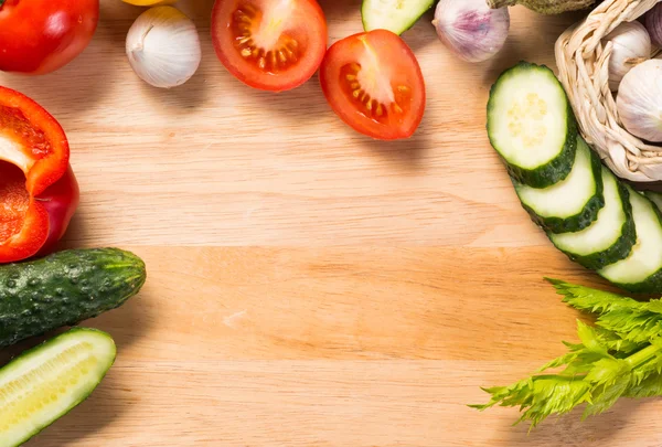 Vegetables on the kitchen board — Stock Photo, Image