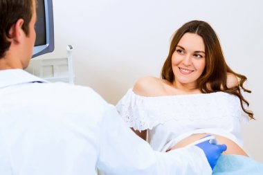 Resepsiyon doktor hamile kadın