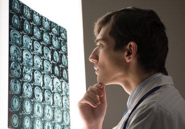 Doktor Röntgen görüntü olarak arıyor