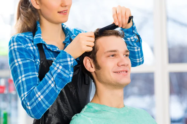 Hairstyle customer picks — Stock Photo, Image