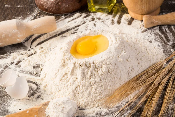 Flour, eggs, wheat still-life — Stock Photo, Image