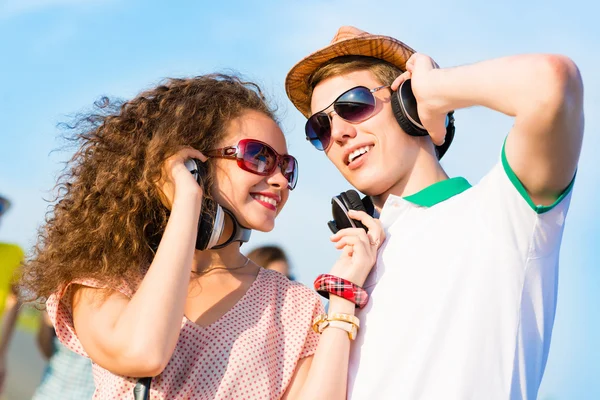 Young couple — Stock Photo, Image