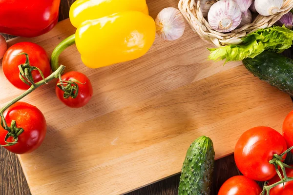 Vegetables on the kitchen board — Stock Photo, Image