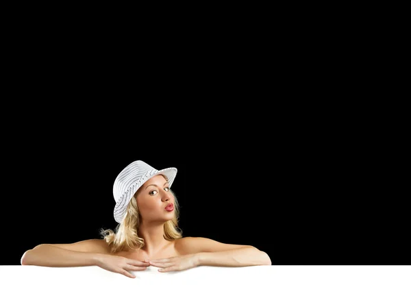 Junge attraktive Frau im Bikini mit Transparent — Stockfoto