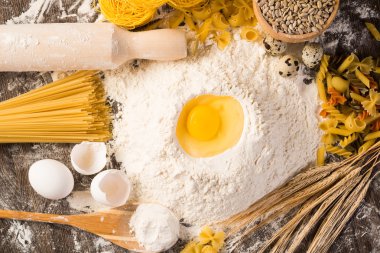 un, yumurta, buğday natürmort