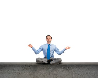 İşadamı meditasyon yapıyor