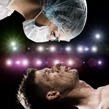 yaralı ve doktor