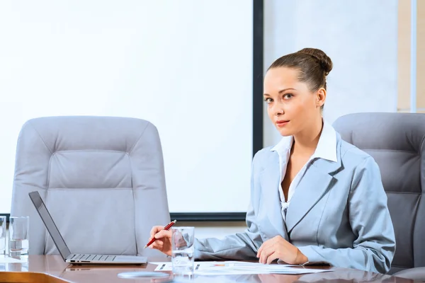 Mujer de negocios exitosa — Foto de Stock