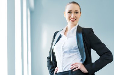 Genç modern iş kadını