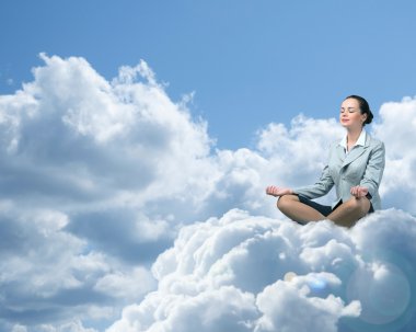 iş kadını meditasyon