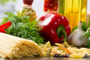 İtalyan makarna ve sebzeler