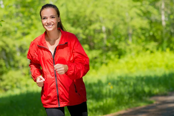 Gezonde jonge vrouwelijke atleet uitgevoerd — Stockfoto