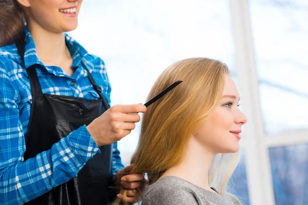 Peluquería y cliente — Foto de Stock