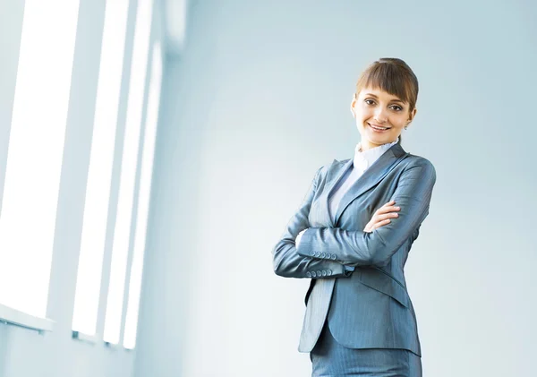 Mujer de negocios moderna joven — Foto de Stock