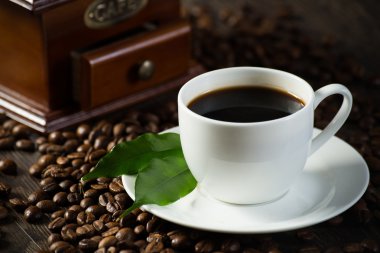 Bir fincan sade kahve.