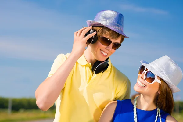 Pareja joven — Foto de Stock