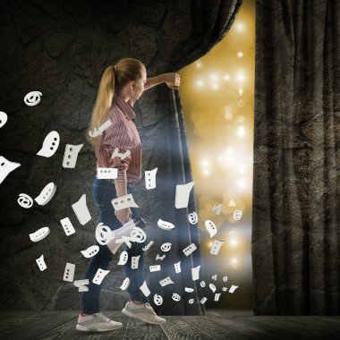 genç bir kadın olay yerinde arıyorsunuz