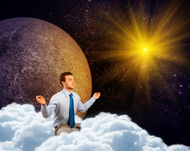 İşadamı meditasyon yapıyor