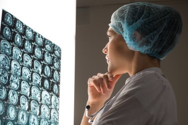 Doktor Röntgen seyir