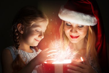 Anne ve kızı giftbox açıldı