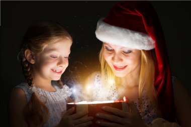 Anne ve kızı giftbox açıldı