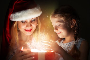 Anne ve kızı giftbox açıldı