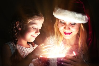 Anne ve kızı giftbox açıldı