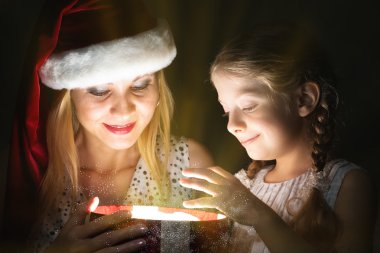 Anne ve kızı giftbox açıldı