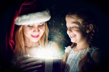 Anne ve kızı giftbox açıldı