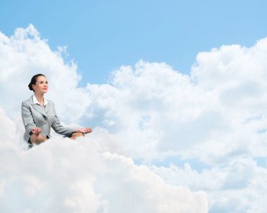 iş kadını meditasyon