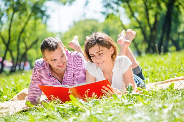 Date dans le parc — Photo