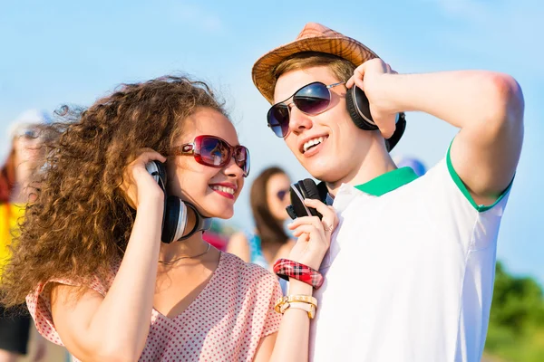 Young couple — Stock Photo, Image