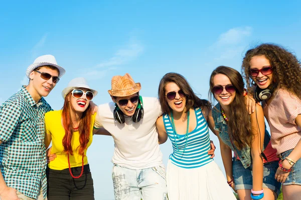 Grupo de jóvenes — Foto de Stock