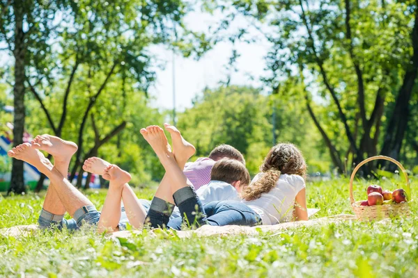 Weekend in park — Stock Photo, Image