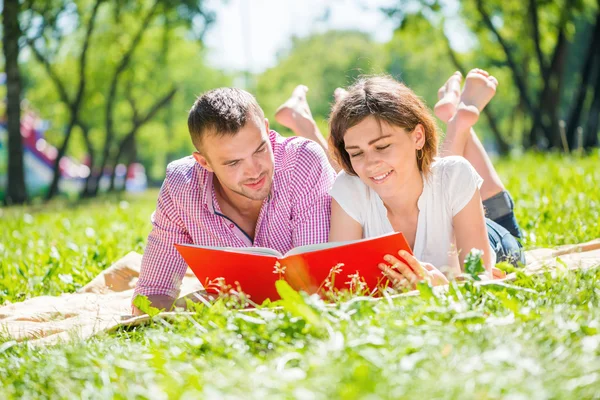 Date in park — Stock Photo, Image