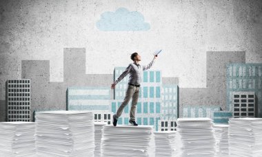 Başarılı bir iş adamı olmak için çok çalış..