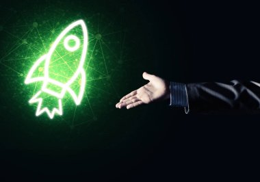 İnsan avuç içi teknoloji konsepti olarak Roket Web simgesini sunar