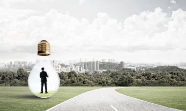 Ampulün içindeki iş adamı