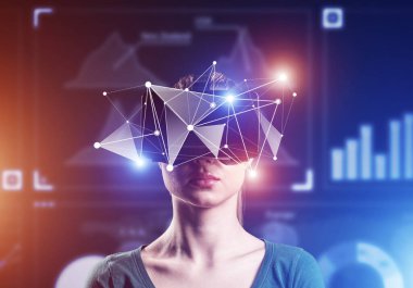 Genç bir kadının yakın plan portresi. VR teknolojisi kullanıyor
